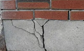 Concrete foundation with serious structural damage in Savannah, GA